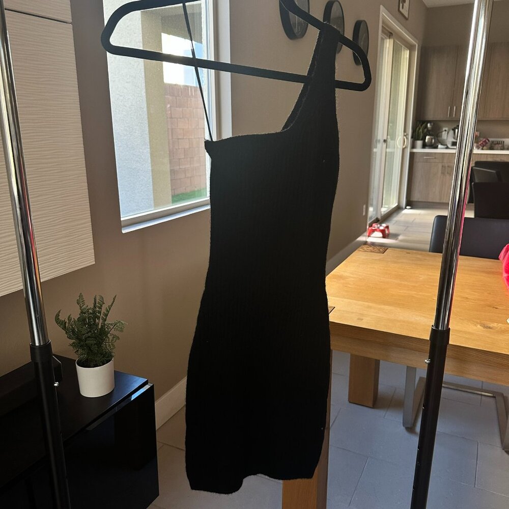 H&M - Black asymmetrical knit mini dress